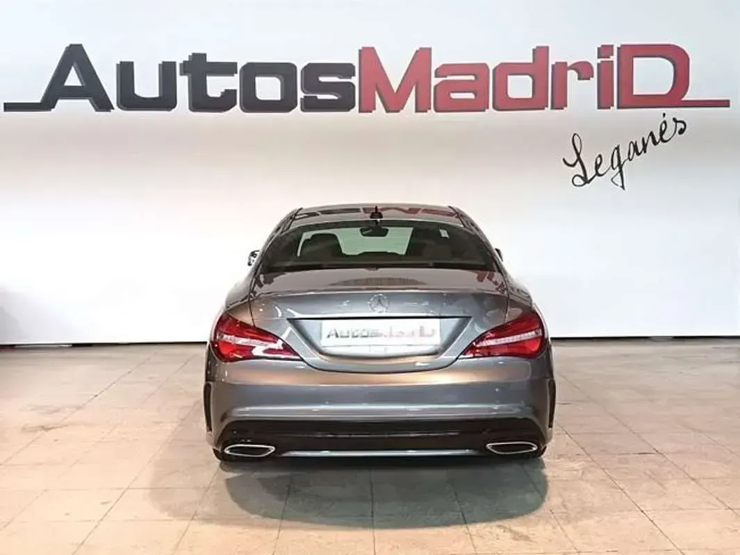 Usado Mercedes CLA200 156 CV (114 kW) 2018 Gris Berlina