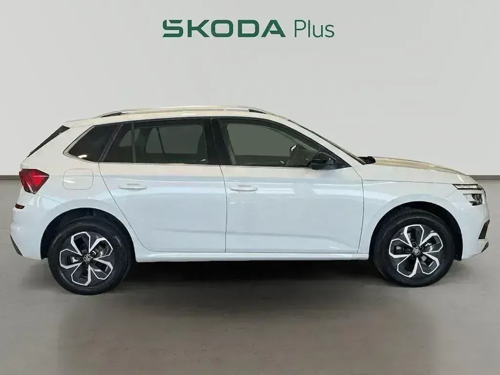 Usado Skoda Kamiq Selection 115 CV (84 kW) 2025 Blanco SUV