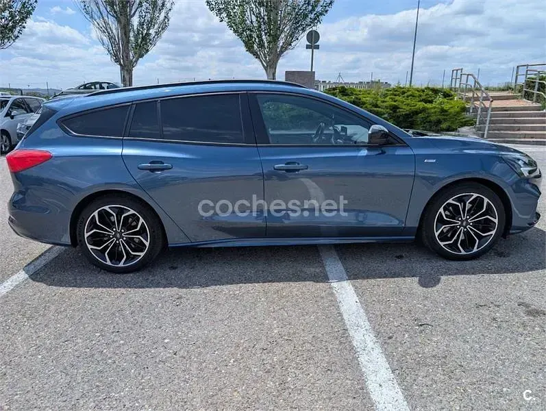 Używany Ford Focus ST-Line 150 KM (110 kW) 2020 Niebieski Kombi