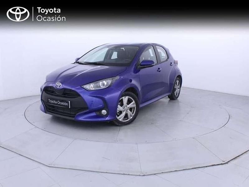 Usado Toyota Yaris Hybrid Active 116 CV (85 kW) 2025 Azul Utilitario