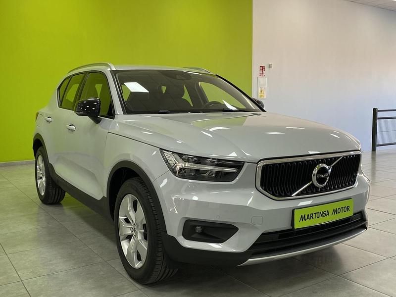 Usado Volvo XC40 Momentum 129 CV (94 kW) 2021 Gris SUV