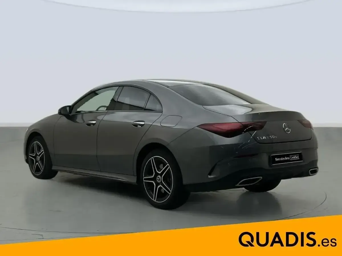 Usado Mercedes CLA250e 218 CV (160 kW) 2025 Gris montaña Berlina