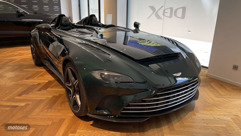 Usado Aston Martin V12 Vantage 700 CV (514 kW) 2023 Exposed carbon Coupe