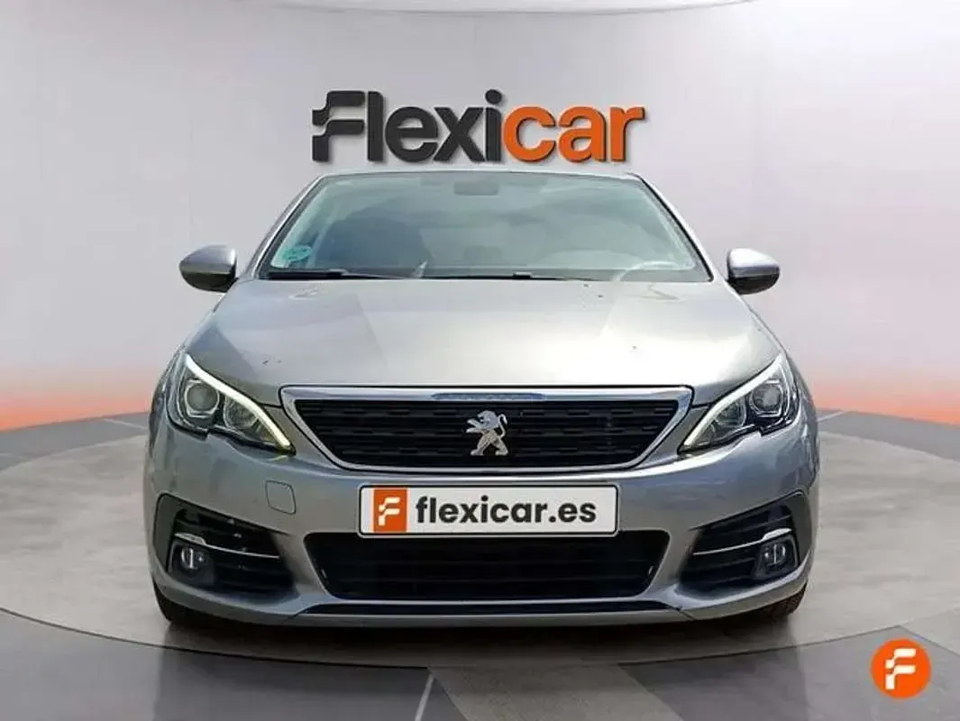 Usado Peugeot 308 Allure 131 CV (96 kW) 2018 Gris Utilitario