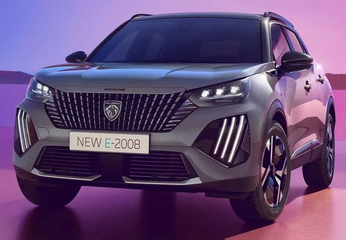 Usado Peugeot 2008 Active 110 CV (80 kW) 2016 Gris SUV