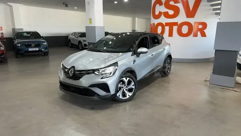 Usado Renault Captur RS Line 160 CV (117 kW) 2022 Gris / plata SUV