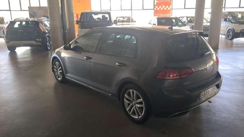 Usado VW Golf VIII Advance 131 CV (96 kW) 2020 Gris Utilitario