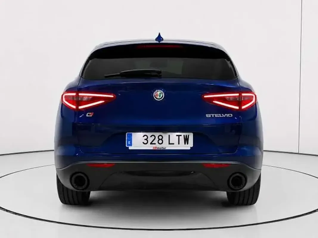 Usado Alfa Romeo Stelvio Sprint 190 CV (139 kW) 2021 Azul SUV