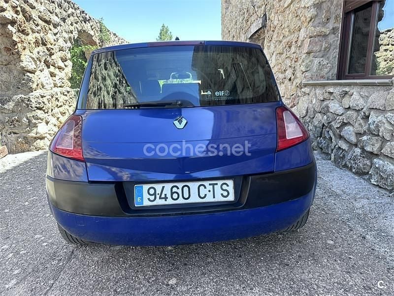 Usado Renault Mégane II Privilege 80 CV (58 kW) 2004 Azul Berlina