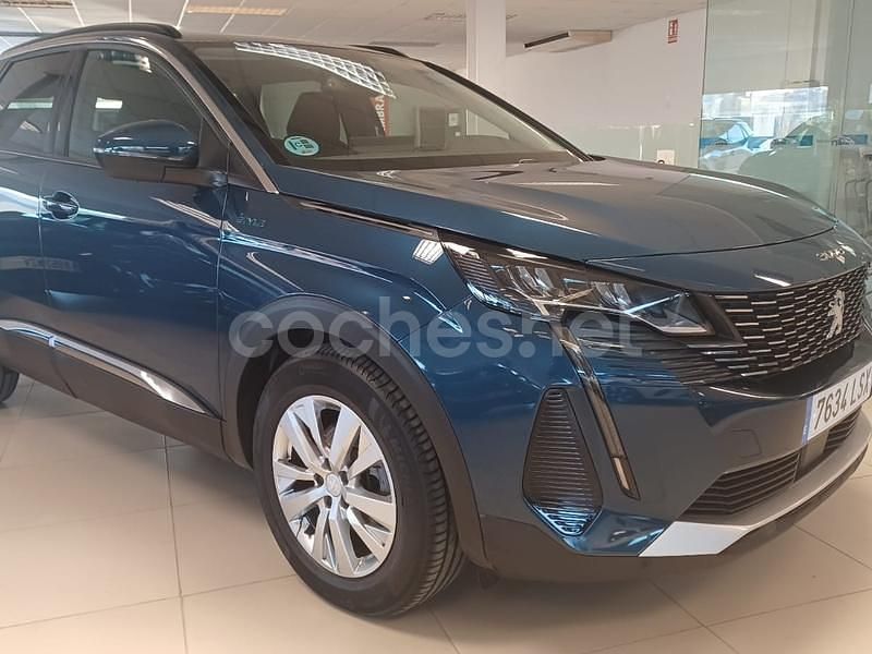 Usado Peugeot 3008 Style 130 CV (95 kW) 2021 Azul SUV