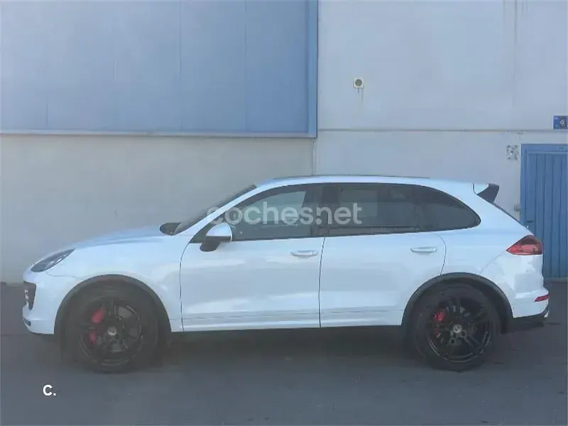 Usado Porsche Cayenne Turbo 520 CV (382 kW) 2017 Blanco SUV