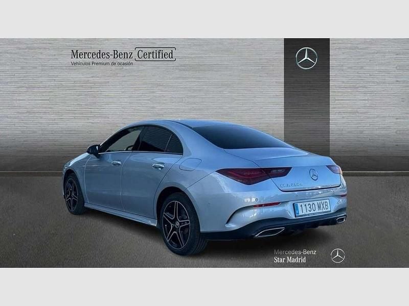 Usado Mercedes CLA250e 218 CV (160 kW) 2024 Plateado Berlina
