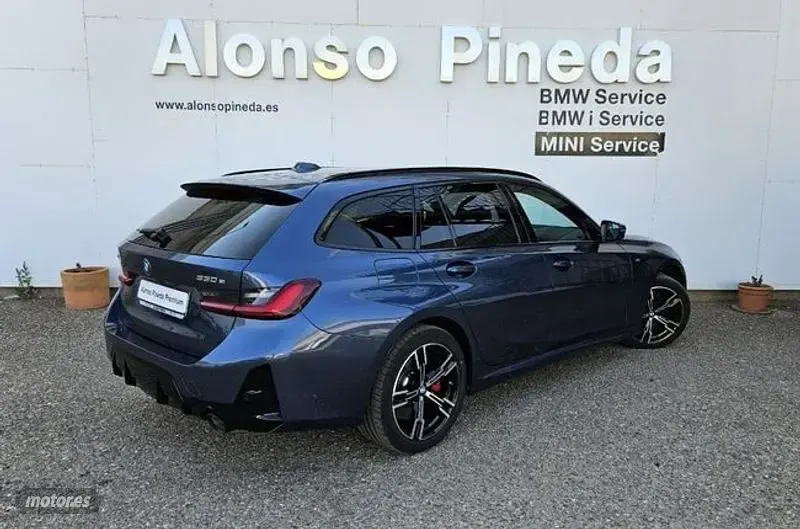 Usado BMW 330e M Sport 292 CV (214 kW) 2025 Azul Familiar