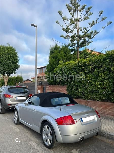 Usado Audi TT Roadster 225 CV (165 kW) 2000 Gris / plata Descapotable