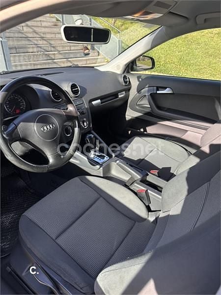 Usado Audi A3 Ambiente 140 CV (102 kW) 2004 Negro Utilitario