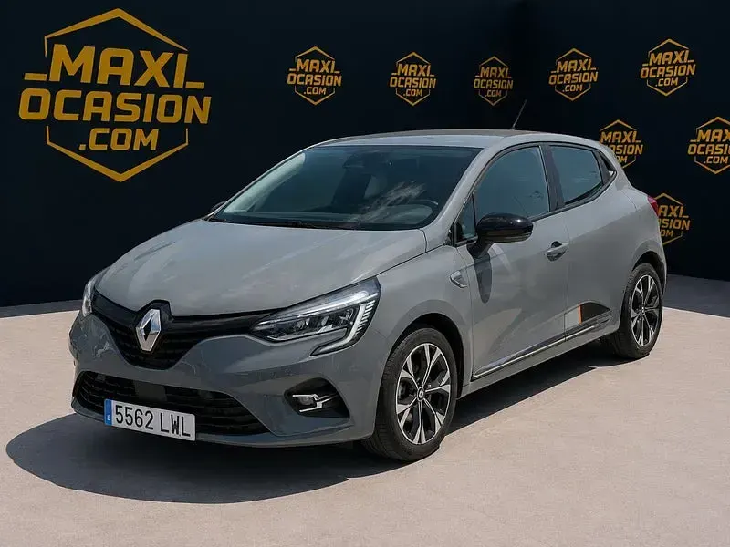 Usado Renault Clio V LIMITED 90 CV (66 kW) 2022 Gris / plata Berlina