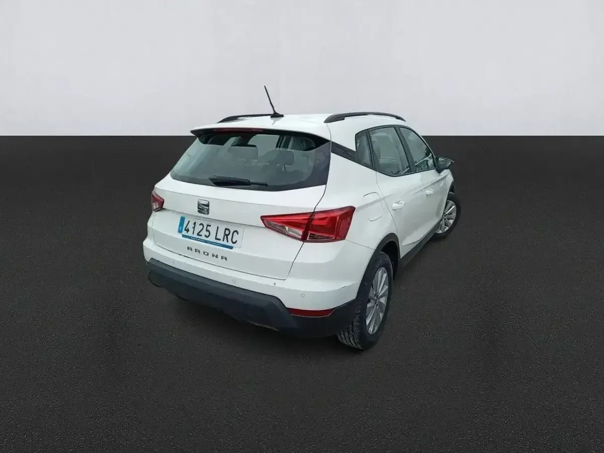 Usado Seat Arona Style 95 CV (69 kW) 2021 Blanco SUV