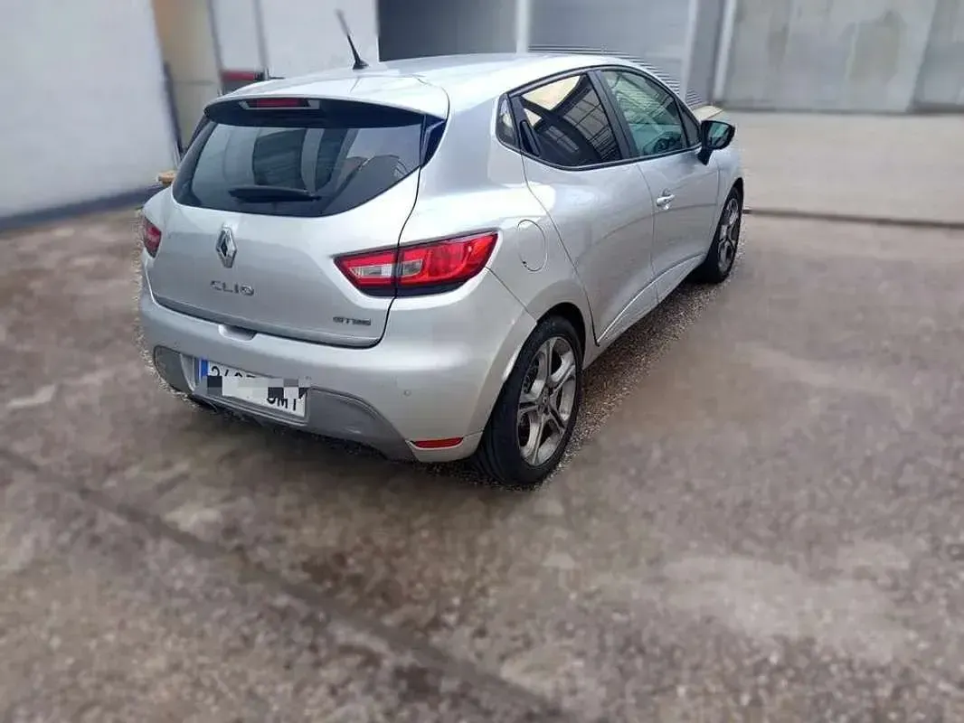 Usado Renault Clio LIMITED 90 CV (66 kW) 2016 Gris Utilitario