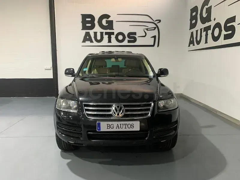 Usado VW Touareg 225 CV (165 kW) 2006 Negro SUV