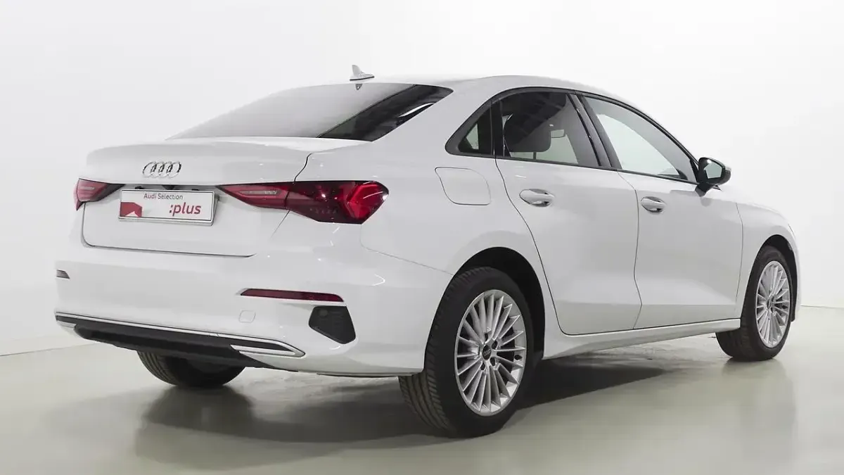Usado Audi A3 Advanced Plus 116 CV (85 kW) 2022 Blanco Berlina