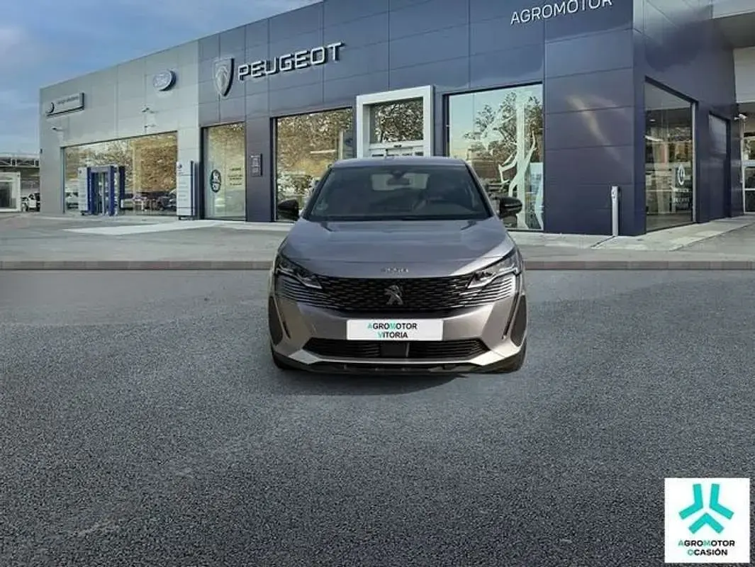 Usado Peugeot 3008 Active 131 CV (96 kW) 2021 Gris SUV