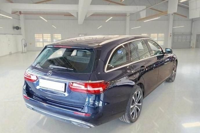Usado Mercedes E300 320 CV (235 kW) 2022 Familiar