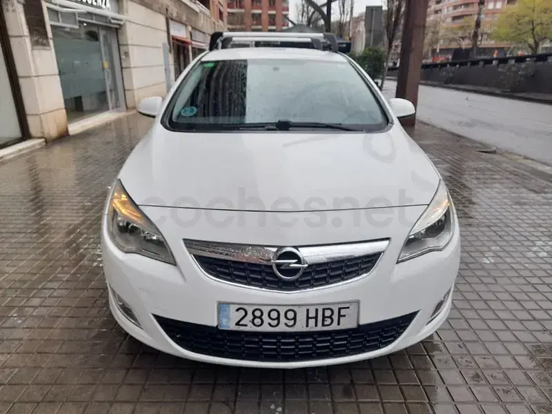 Usado Opel Astra Essentia 100 CV (73 kW) 2010 Blanco Berlina