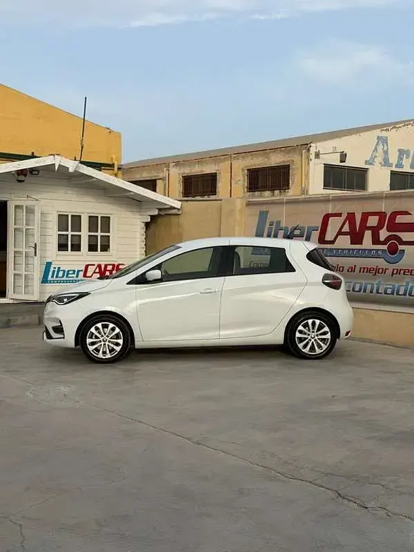 Usado Renault Zoe Zen 99 kW (135 CV) 2021 Blanco Utilitario