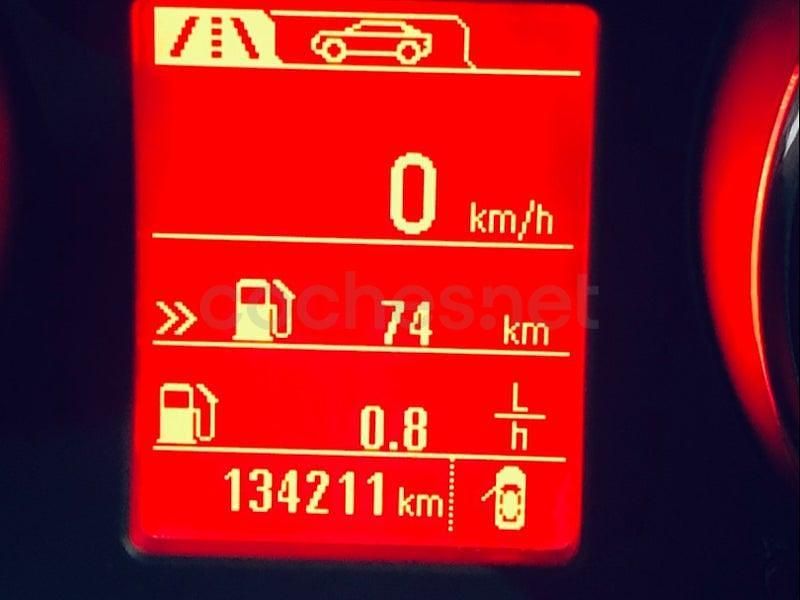 Usado Opel Insignia Selective 130 CV (95 kW) 2012 Gris / plata Berlina