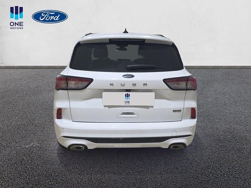 Usado Ford Kuga ST-Line 190 HP (139 kW) 2023 Branco SUV