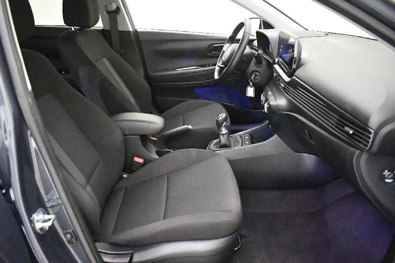 Usado Hyundai i20 100 CV (73 kW) 2025 Gris/plata Utilitario