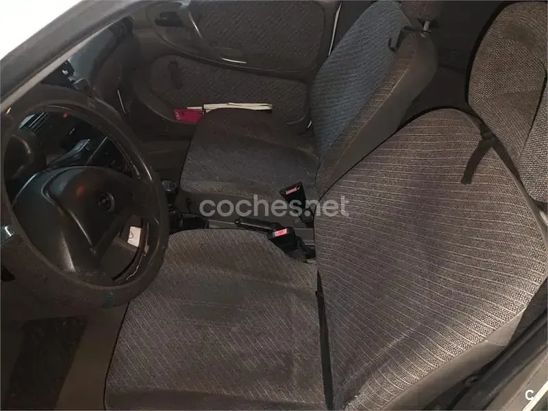 Usado Opel Astra 68 CV (50 kW) 1994 Blanco Familiar