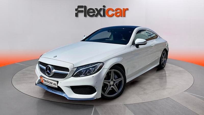 Usado Mercedes C220 AMG line 170 CV (125 kW) 2015 Blanco Coupe
