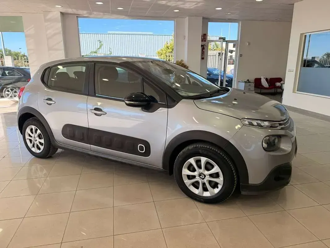 Usado Citroën C3 Feel 110 CV (80 kW) 2018 Gris Utilitario