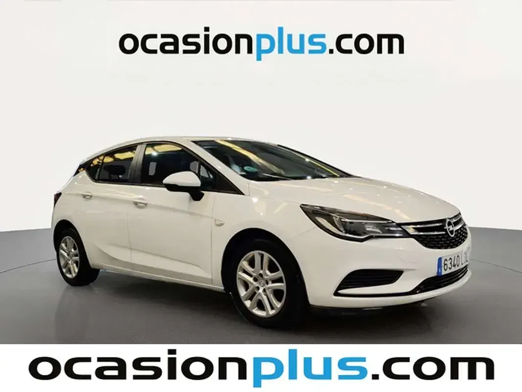 Usado Opel Astra Selective 110 CV (80 kW) 2019 Blanco Utilitario