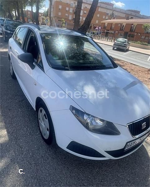 Usado Seat Ibiza ST Reference 75 CV (55 kW) 2012 Blanco Familiar