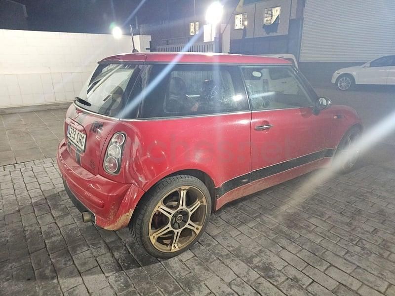 Usado Mini ONE 90 CV (66 kW) 2003 Rojo Utilitario