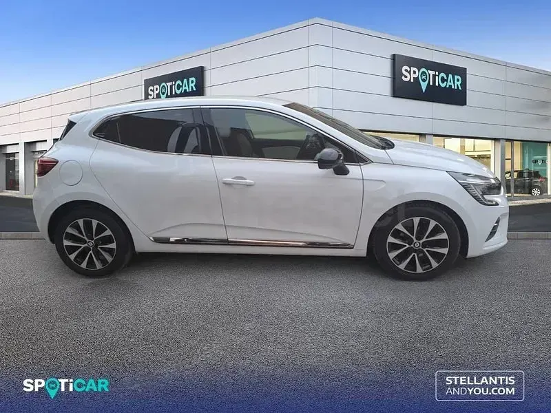 Usado Renault Clio V Techno 90 CV (66 kW) 2023 Gris / plata Berlina