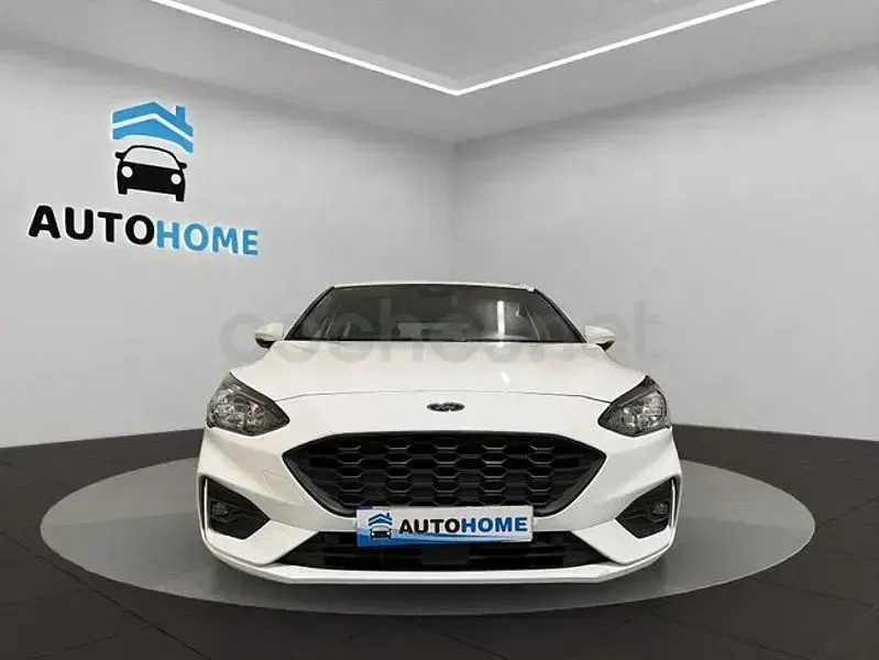 Usado Ford Focus ST-Line 125 CV (91 kW) 2021 Blanco Berlina