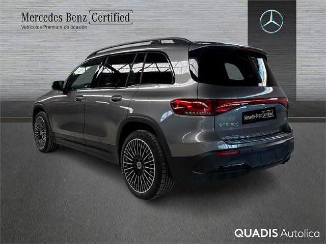 Usado Mercedes EQB300 167 kW (228 CV) 2024 Gris montaña SUV