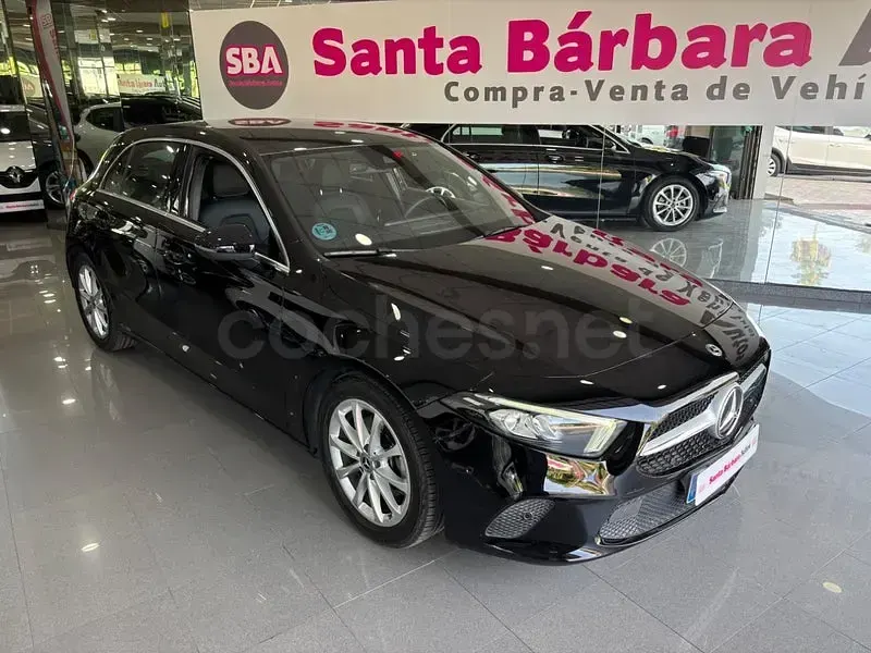 Usado Mercedes A200 150 CV (110 kW) 2020 Negro Utilitario
