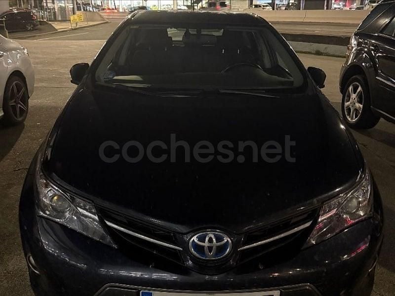 Negro Usado 2013 Toyota Auris Hybrid Active Berlina | 10.990 € (Precio justo) - Imagen 1/4