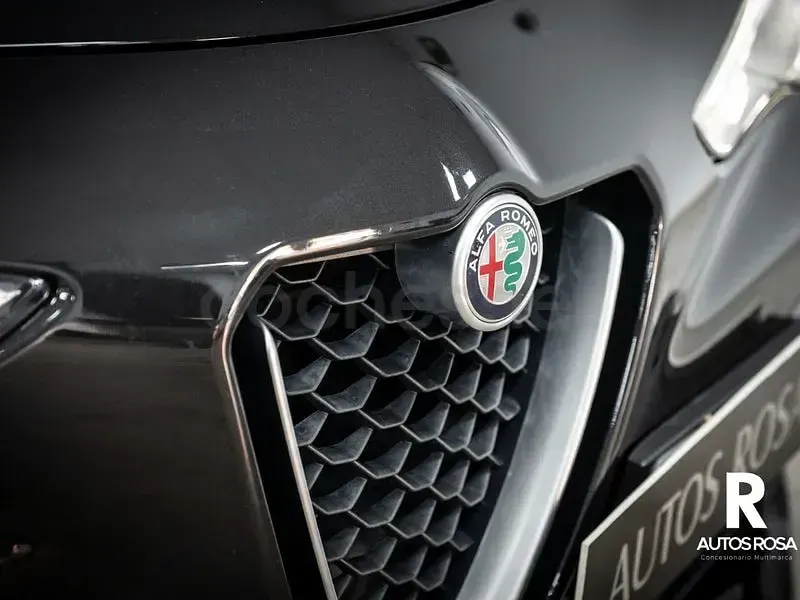 Usado Alfa Romeo Stelvio Executive 190 CV (139 kW) 2020 Negro SUV
