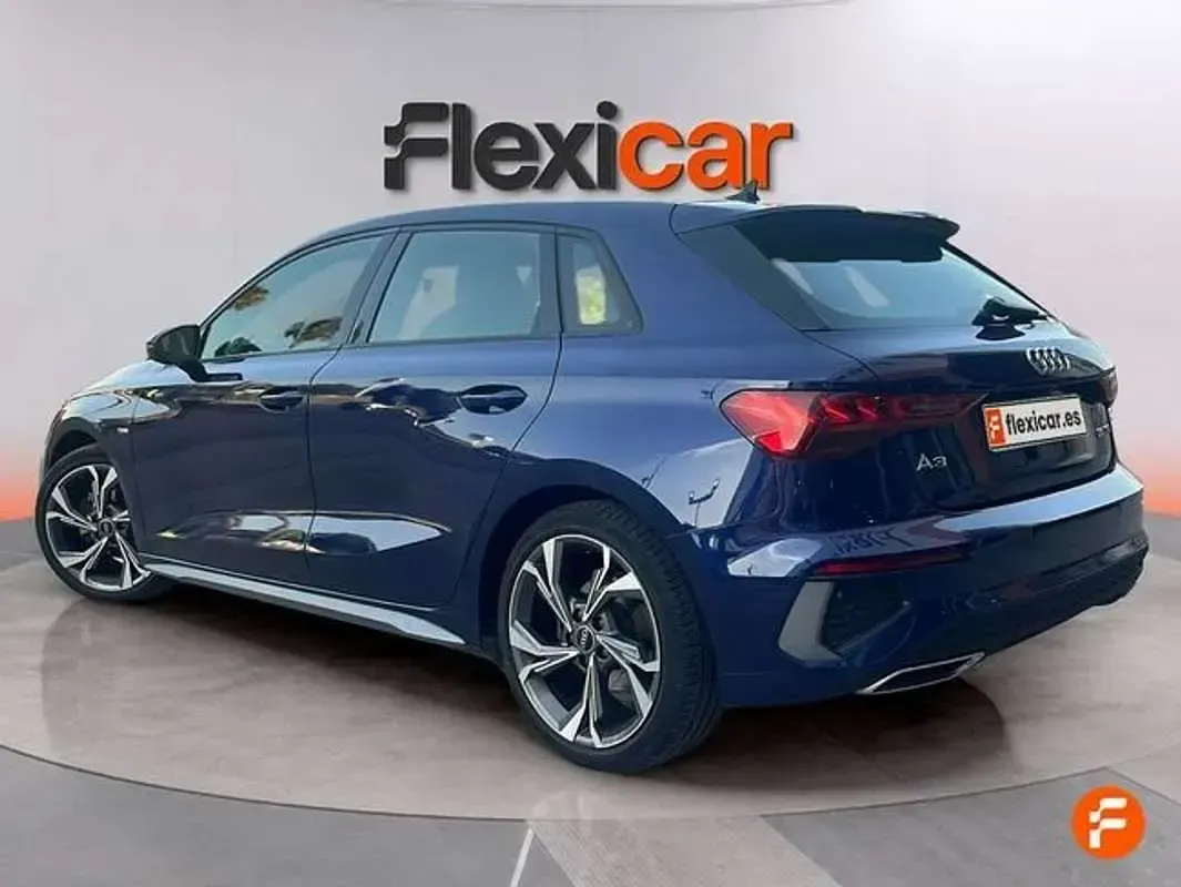 Usado Audi A3 Premium 150 CV (110 kW) 2021 Azul Berlina
