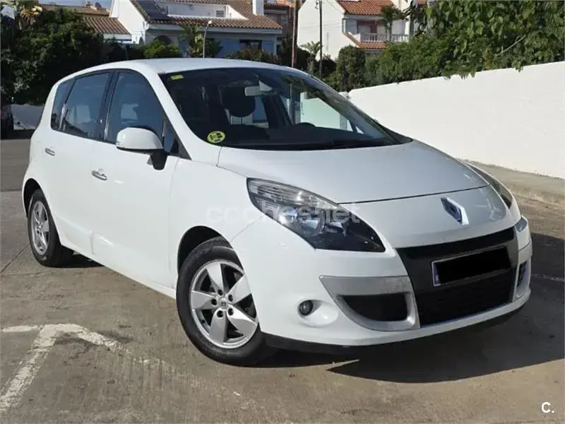 Usado Renault Scenic E-Tech Dynamique 130 CV (95 kW) 2011 Blanco Monovolumen