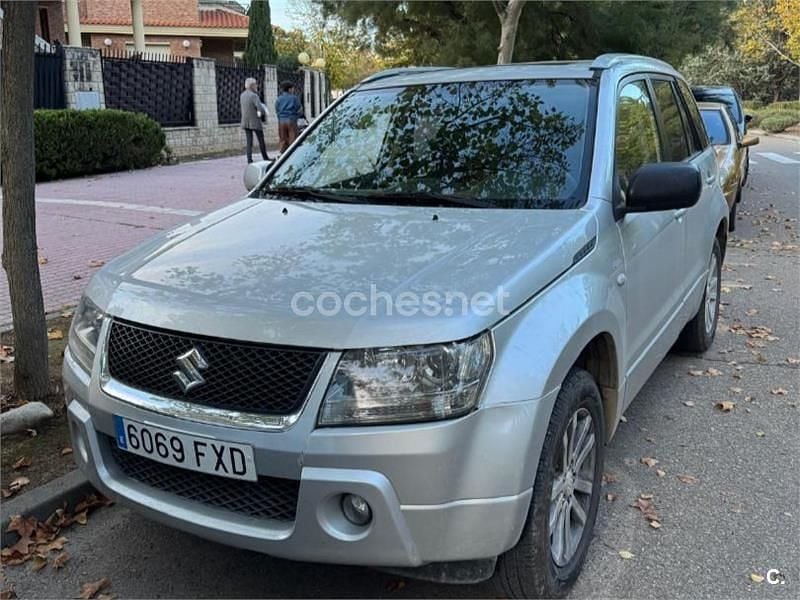 Usado Suzuki Grand Vitara 129 CV (94 kW) 2007 Gris / plata SUV
