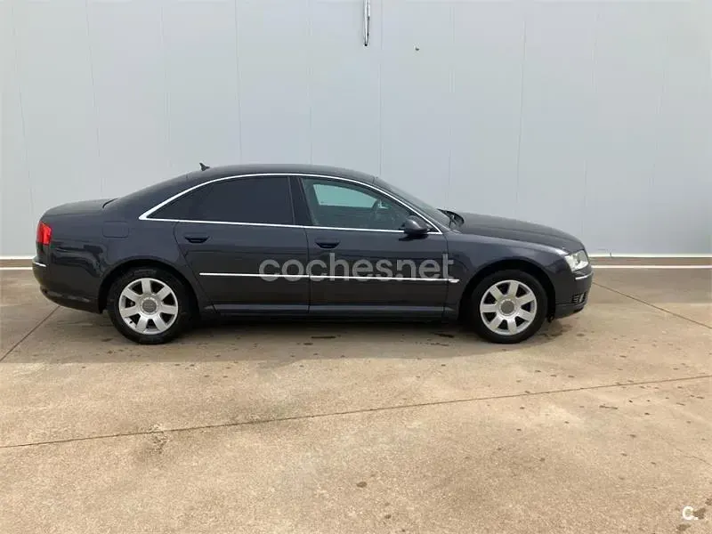 Usado Audi A8 233 CV (171 kW) 2005 Azul Berlina