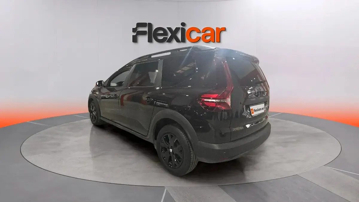 Usado Dacia Jogger Comfort 110 CV (80 kW) 2022 Negro Monovolumen