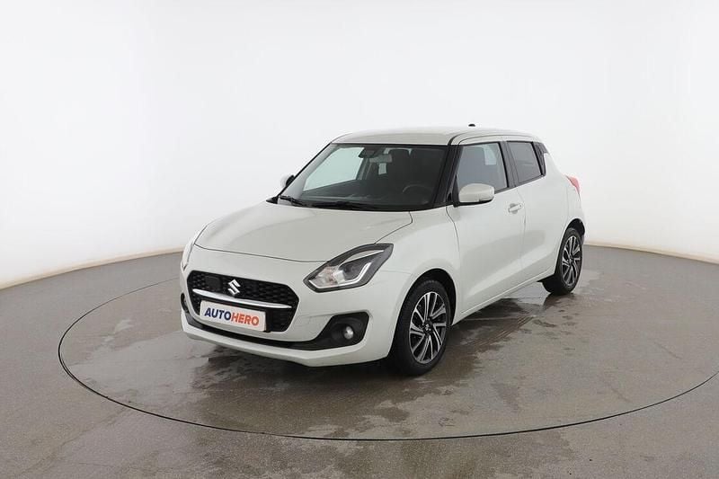 Usado Suzuki Swift Comfort 83 CV (61 kW) 2021 Blanco Berlina