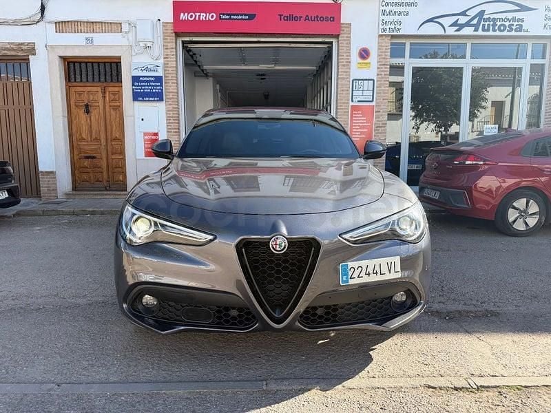 Usado Alfa Romeo Stelvio Veloce 210 CV (154 kW) 2021 Gris SUV